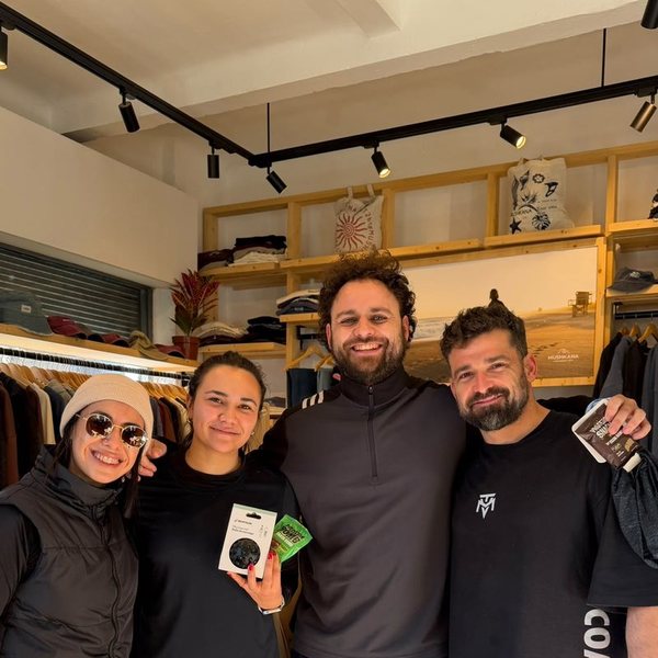 Integrantes de un running club sonriendo en Mirador